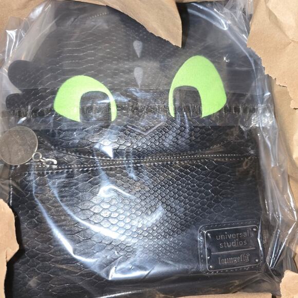 Universal Studios Loungefly Epic Universe How to Train Your Dragon Toothless min main image 6